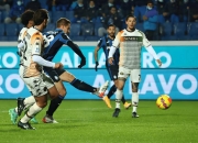 开云体育入口-佛罗伦萨客场击败对手，卫冕冠军难以阻挡