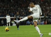 开云平台-皇马主场逆转胜利，淘汰赛希望重现