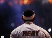 开云平台-库里末节封神诠释巨星价值，马刺团队风暴席卷太阳