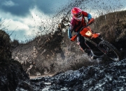 开云体育官方网站-波斯铁骑逆转银河战舰，卡塞米罗从背景板到关键先生的救赎之夜