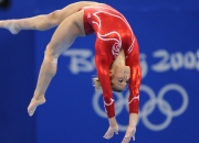 开云官方app入口-绿茵场上的双重变奏，乌克兰轻取克罗地亚，C罗点燃赛场之夜