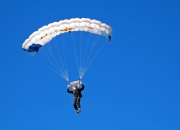 开云足球直播-孤胆与远见，阿隆索如何带领迈凯伦上演F1史上最不可思议的翻盘