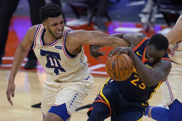 76人轻取菲律宾男篮,布拉德利打破历史纪录 76人轻取菲律宾男篮,布拉德利打破历史纪录