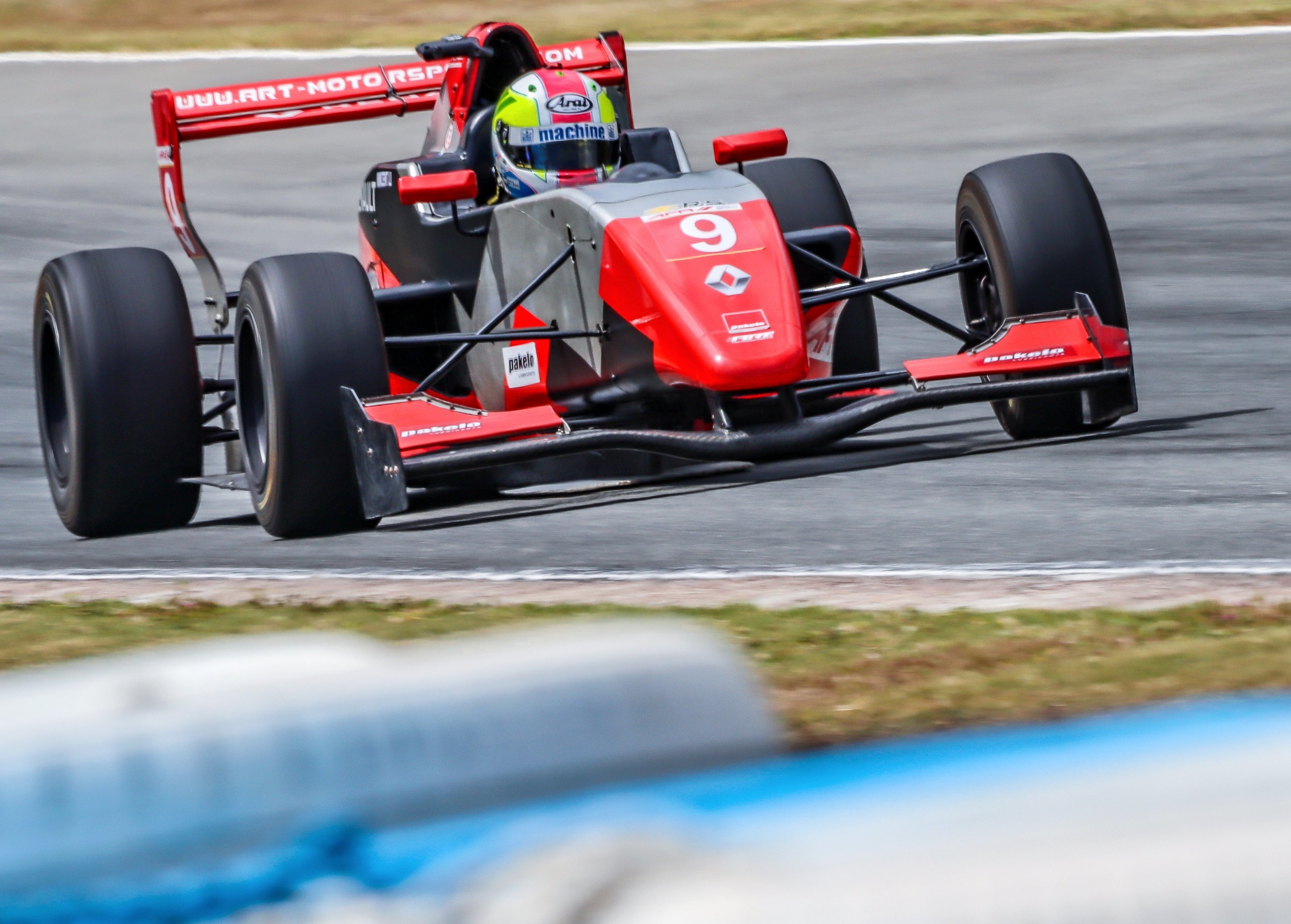 关于雷诺车队碾压梅赛德斯,诺里斯状态火热的信息 关于雷诺车队碾压梅赛德斯,诺里斯状态火热的信息