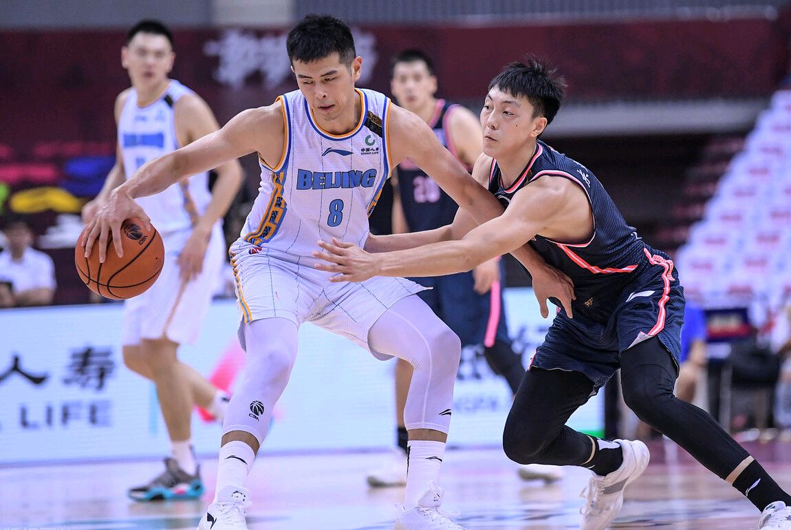 强强碰撞再次上演，双方实力均衡的简单介绍