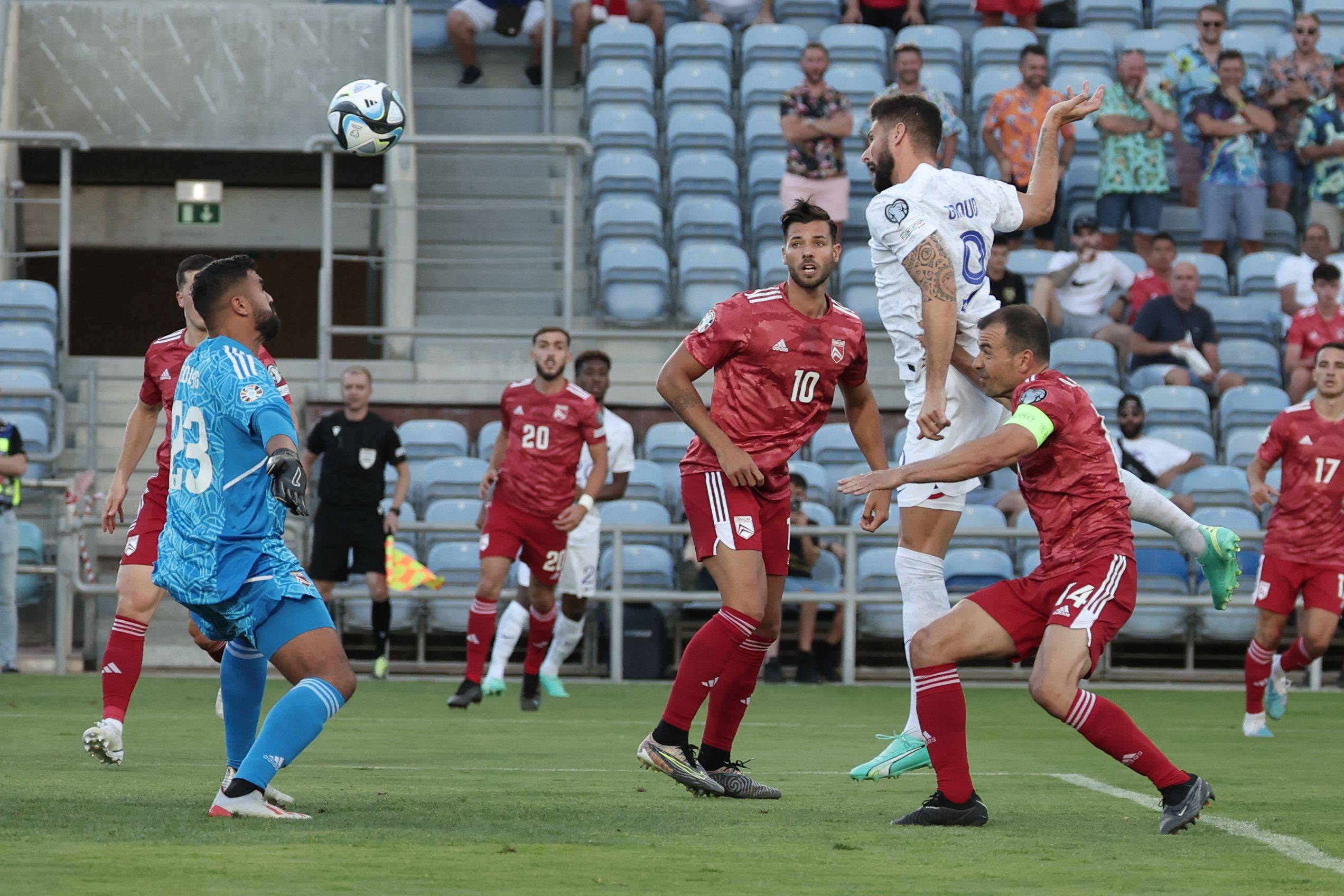 波斯尼亚与黑山在欧国联赛中低调行事