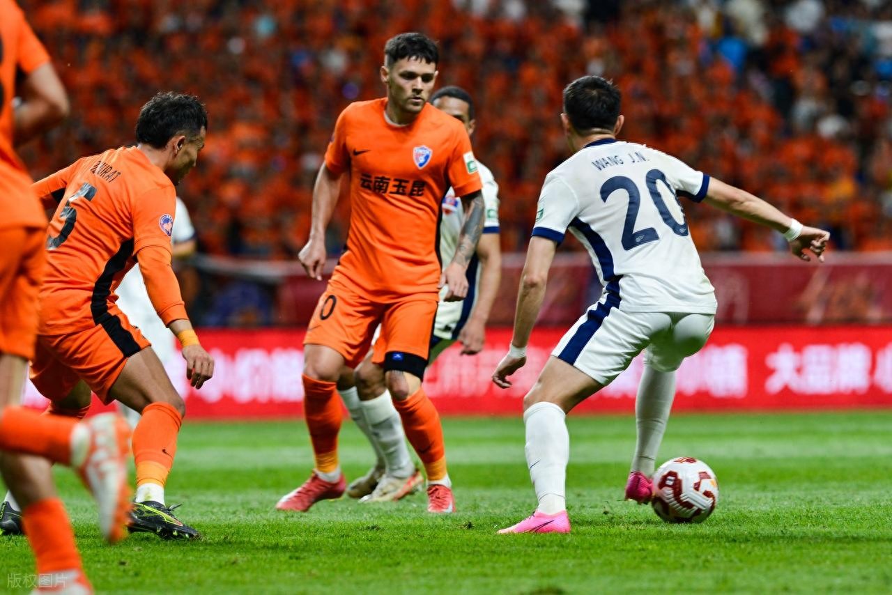 包含云南队全队发挥出色，压制对手取胜的词条