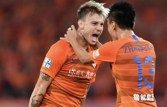 包含鲁能连续两轮客场失利，争冠形势岌岌可危！的词条