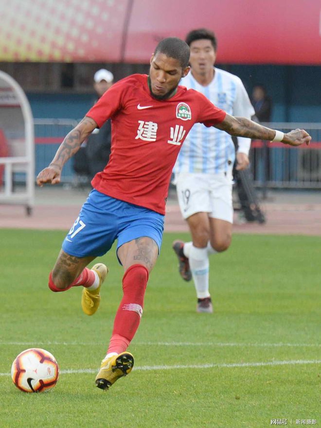 富力大胜建业,主场全取三分实现追赶积分榜目标的简单介绍 富力大胜建业,主场全取三分实现追赶积分榜目标的简单介绍