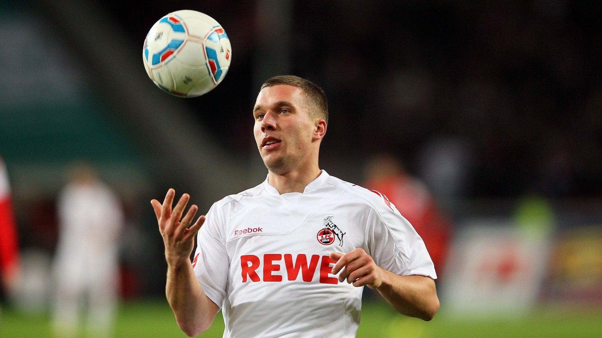 当东方巨龙横扫贝蒂斯,凯恩如何在2026世界杯接管比赛