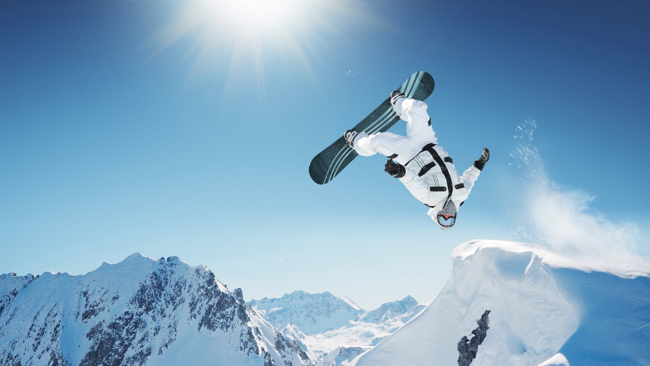 当足球与F1的叙事交织，里昂的坚韧与拉什福德的赛道接管艺术