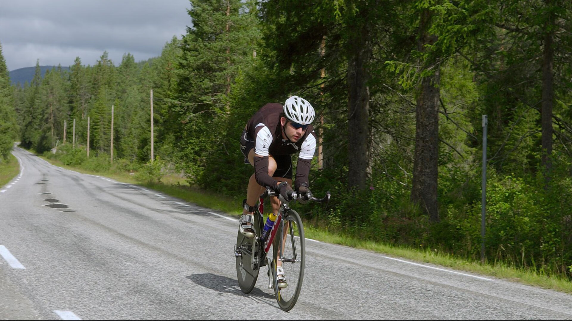 詹姆斯末节接管世界排名争夺战,掘金火力全开压制上海队